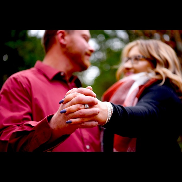 Meet your posher🙋🏼 - Picture 3 of 7